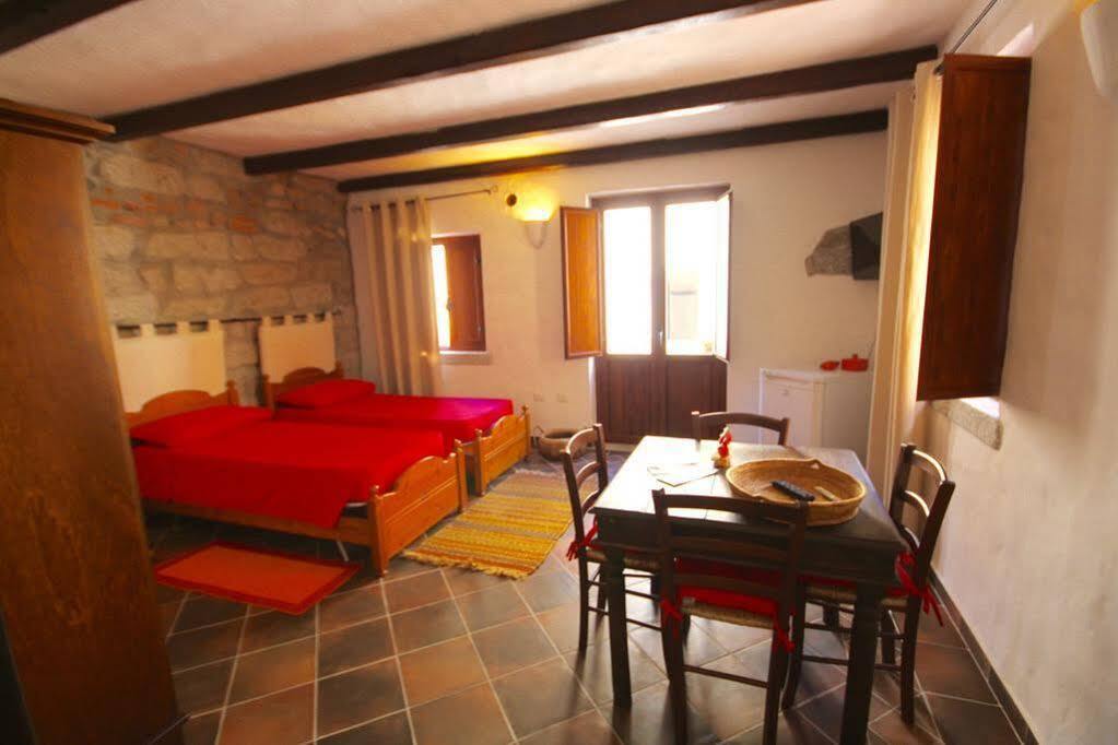 Amsicora 8 Hotel Olbia Eksteriør billede